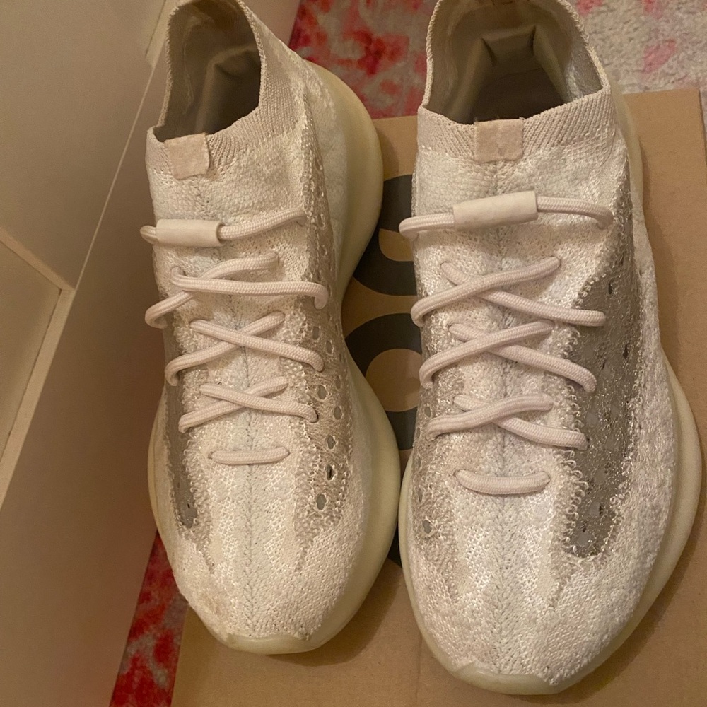 Authentic Yeezy 380 boost calcite glow mens 6.5 authentic!! - Picture 2 of 8